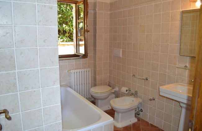 House With Private Garden in the Crete Senesi - Photo 9