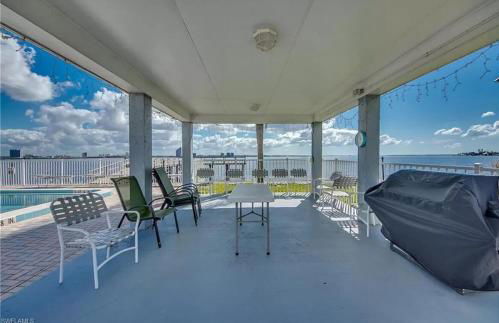 Gorgeous 2 Bedroom Waterfront Condo - Foto 18