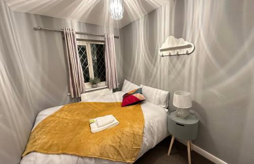 Modern 3 bed House with two bathrooms! Free parking! - Foto 13