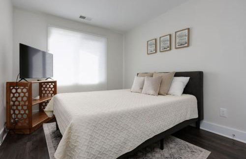 Modern Townhome, Large Game Room with Ping Pong, 10min to Downtown! Sleeps 10! - Foto 21