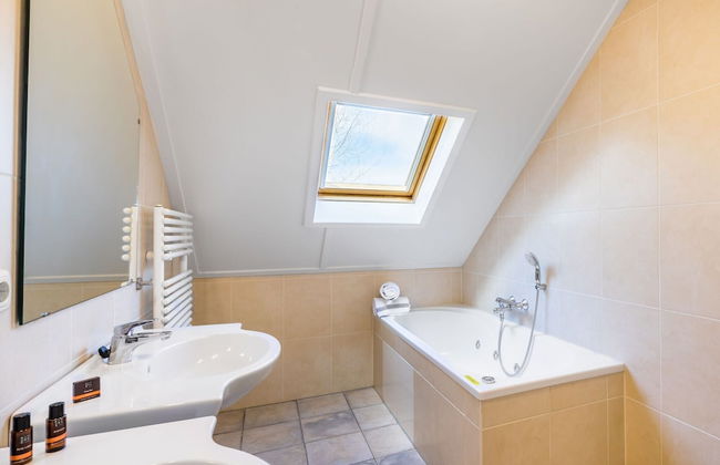 Villa in Weerterbergen With Private Sauna - Photo 13