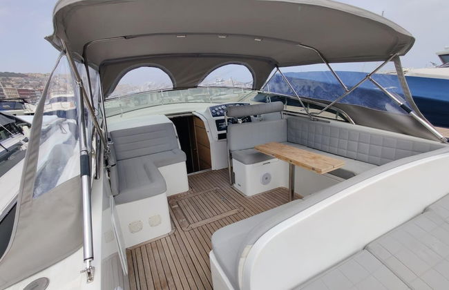 Fall in Love With the Amalfi Coast Charming Boat Rental in Naples - Foto 5