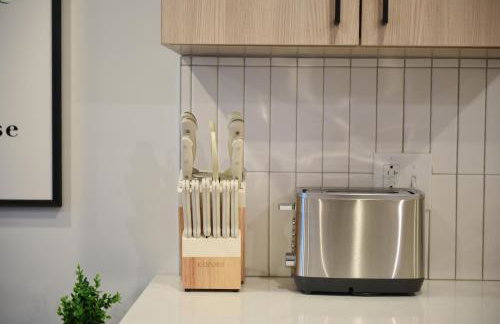 LUX Studio King Bed Free Parking Gym New - Foto 23