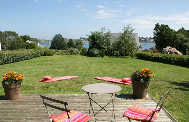 Nice Villa With Magnificent View in Plougasnou - Photo 13