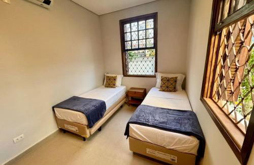 Rustic House with Large Garage - Close to the Beach - Foto 28