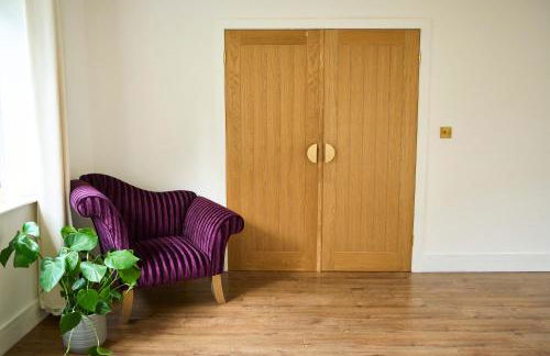 Chic Family Home with Garden Fire Pit & Event Space, Hot Tub - Foto 37