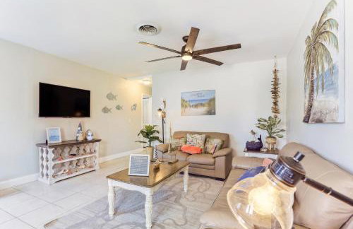 Jensen Beach Home Walk to Beach Access! - Foto 3