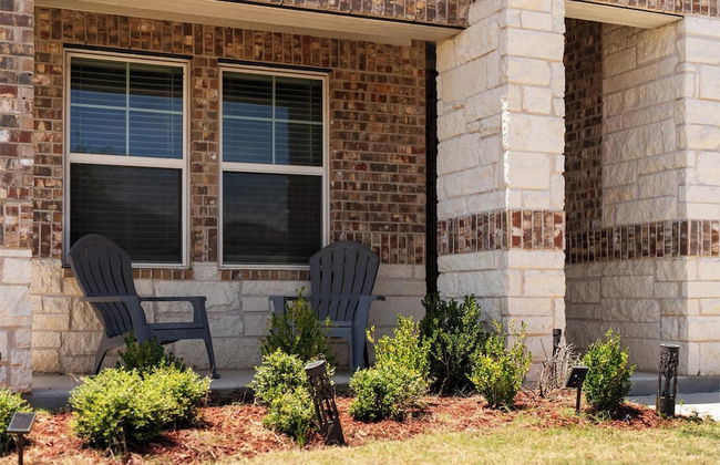 Charming 4BR Spacious Backyard in Hutto - Foto 27