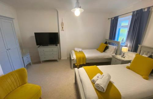 Sea views and stunning sunsets! Fantastic location - Foto 49