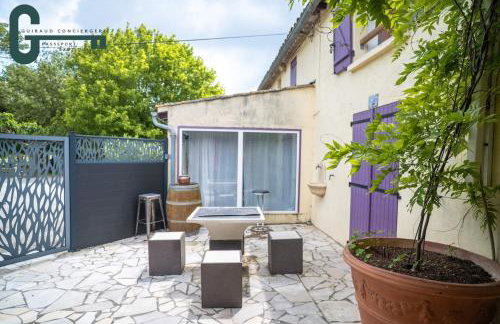 Séjour détente avec spa, piscine et sauna - Photo 10