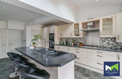 Spacious and Comfy 5 Bed, 2 Bath House with POOL TABLE, near HS2, Solihull, NEC - Foto 10