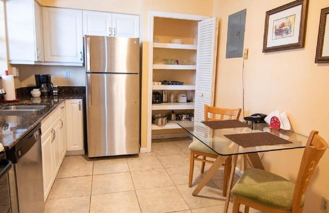 Palm Beach Waterfront Suites - Photo 48