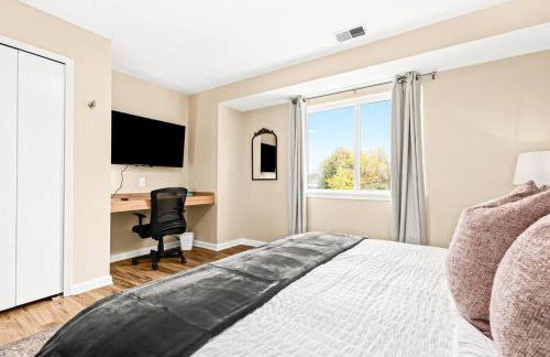 New! Charming Upper Unit in the Heart of Roseville - Foto 11