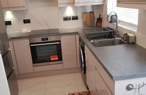 Luxurious 2 Bedroom House With Garden And Free Parking - Foto 23