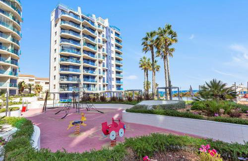 Luxury Penthouse with a Private Jacuzzi! - Foto 39