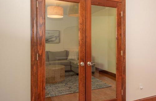 River Haven with Hot Tub - Foto 21