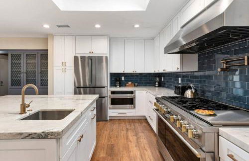 Designer 4 BR La Mesa Home w/ Yard and BBQ - Foto 15