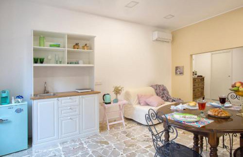 Plaza Suites - Photo 3