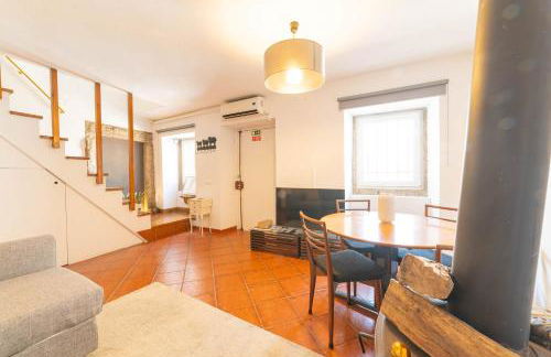 Charming Classic-Rustic Retreat in Historic Lisbon - Photo 2