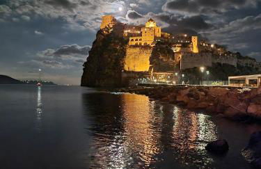 Ischia Ponte Romantic Apartment in the Historical Center and Near the sea - Photo 22