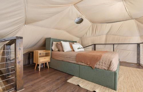 Sky Dome - Romantic Stay, Hot Tub, Wi-Fi, AC & Heat - Photo 7