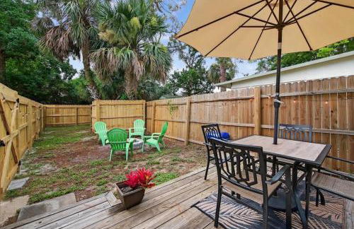 Vintage Florida Pet-Friendly Retreat - Photo 13