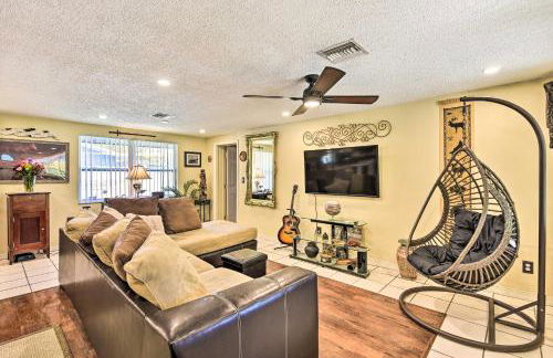 Unique Nokomis Home about 2 Mi to Beach Access! - Foto 1