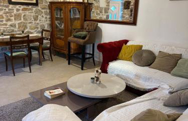 Villa with stunning Mountain Views and Authentic Croatian Stone House near Split and Sea - Photo 24