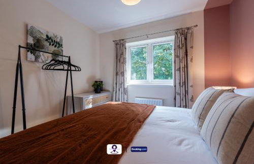 Last-Minute Escapes ! Summer Days l RTM Stay l 4 -Bed House By Finesse Stays Short Lets & Serviced Accommodation Wakefield With Parking, Contractors - Foto 26