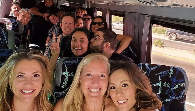 Weintour durch das Valle de Guadalupe - Foto 3, Einer unserer 20 Passagiere streckte Mercedes Sprinter