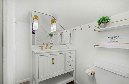 The Wild Peony Walk to Old Town FC and CSU Campus - Foto 29