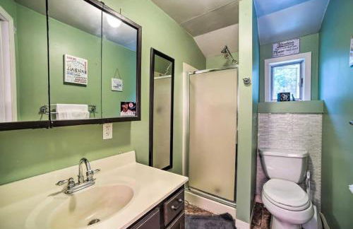 Cozy Milford Cottage on Half Acre w Deck & Grill - Foto 7