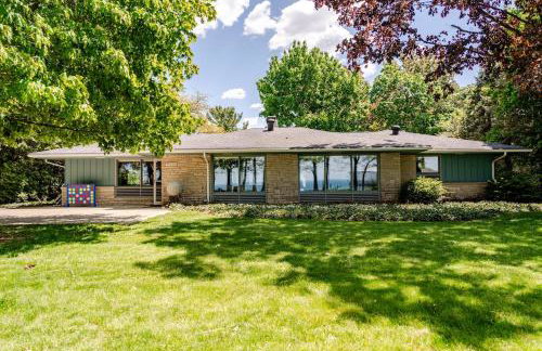 All the Waters Retro Home on Lake Michigan- Your Own PRIVATE BEACH - Foto 17