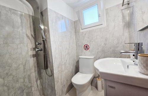 Odysseas Apartments - Photo 8