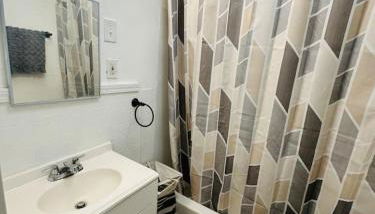 Renovated Master Suite - Photo 4