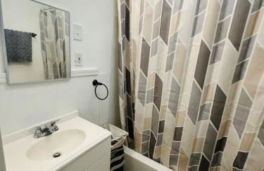 Refurbished 3 Bed, 2 Bath Apt - Near Park and Falls - Foto 25