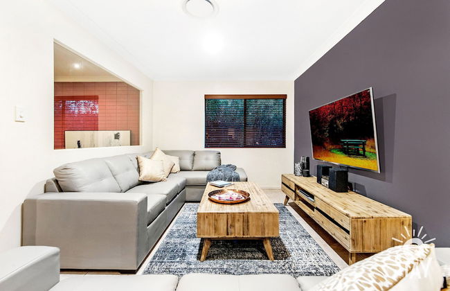 Sardinia 7 Bedroom Waterfront House - Q Stay - Foto 14