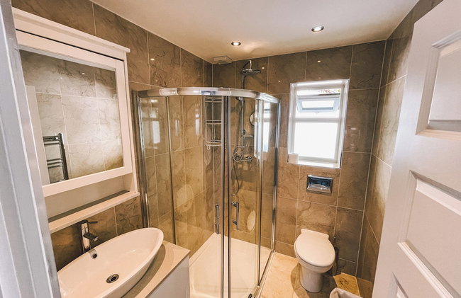 Broc House Suites - Photo 43