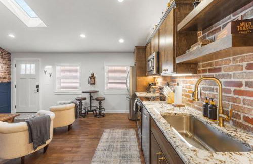 Rustic plus Western - Walk to Bars, Coffee and Restaurants - Foto 12