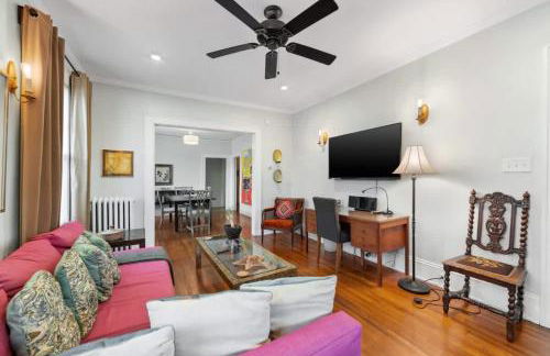 Elegant and Colorful 1BR with Covered Porch - Foto 18