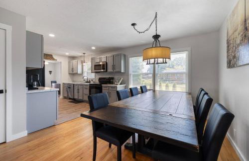 Newly Renovated 5BR 2 Living Rooms Sleeps 10 - Foto 3