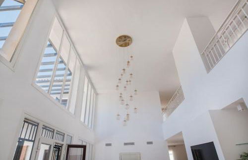 Dream beach-side villa with sea views & close to golf - Photo 28