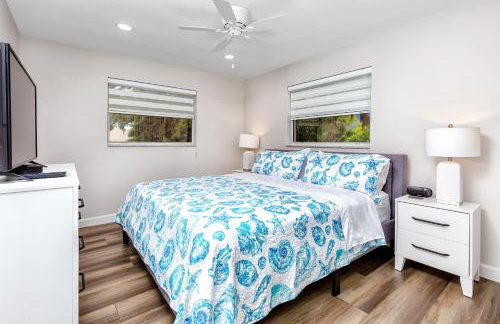 Modern Home, Heated Pool, Close to Beaches! - Foto 21