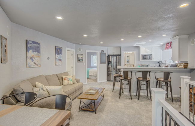 Verdant Oasisluxury, Traveler's Home W/hottub! - Foto 24