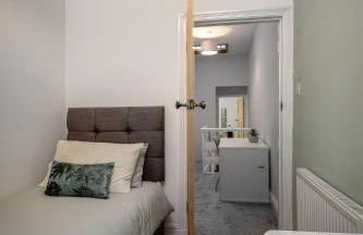Comfy 3-Bed, Sleeps 5 & Parking - Foto 25