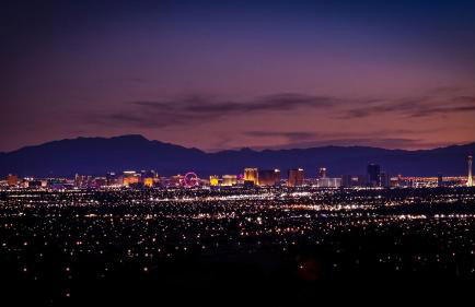 Lux life! Central location for business or play! - Foto 10