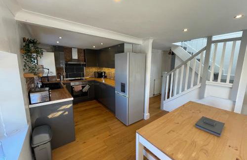 Stylish 2 bedroom apartment close to beaches - Foto 1