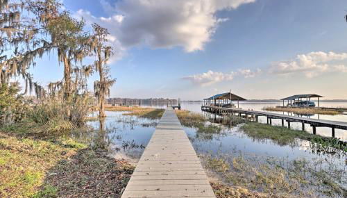 20 Mi to UF Campus Santa Fe Lake Escape with Dock! - Foto 2