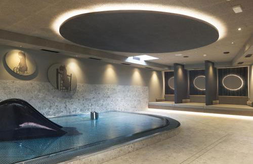 Alpenvilla Large Family Apartment - by Familiaris- Pools 500 meters - Foto 30