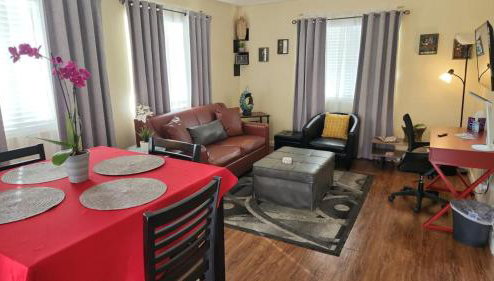 Charming 1-bed apt, cook-ready kitchen, laundry, 5-8 mins to U of A and Downtown - Photo 1